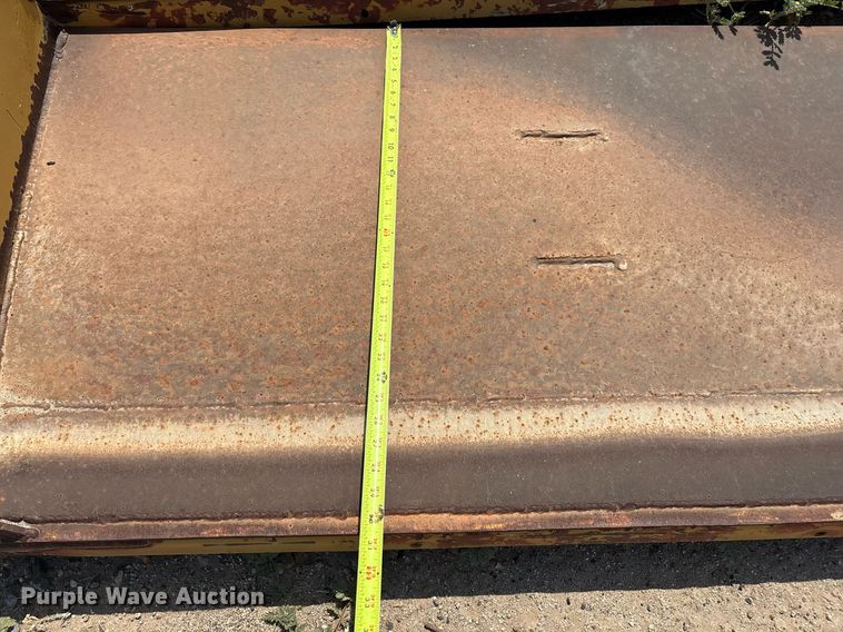 image for item DX8025 (2) sets of clamshell gates 