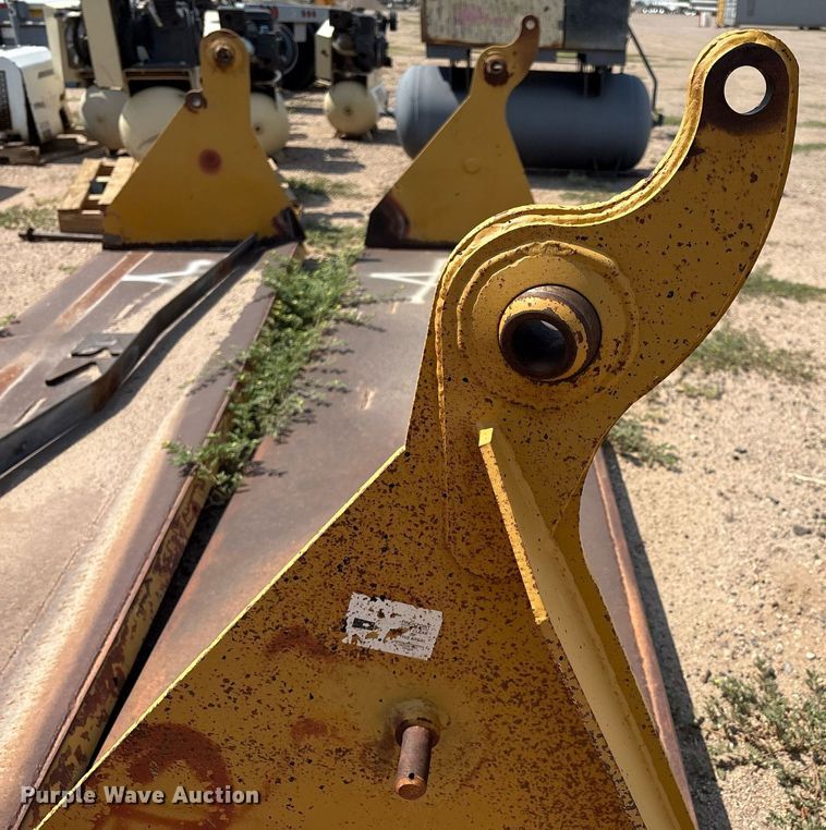 image for item DX8025 (2) sets of clamshell gates 