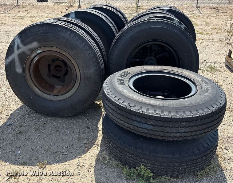 image for item DX8026 (7) hub assemblies