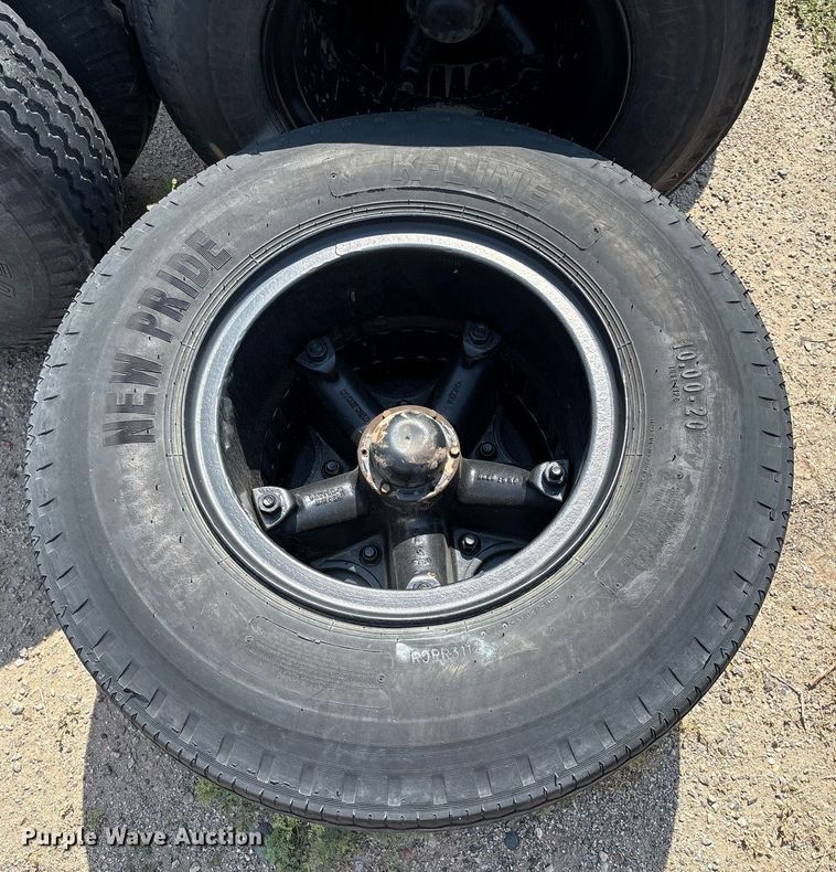 image for item DX8026 (7) hub assemblies