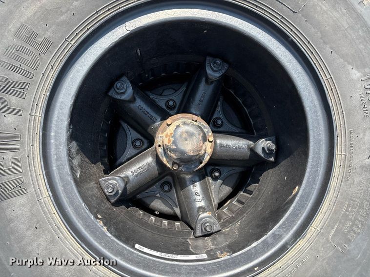 image for item DX8026 (7) hub assemblies