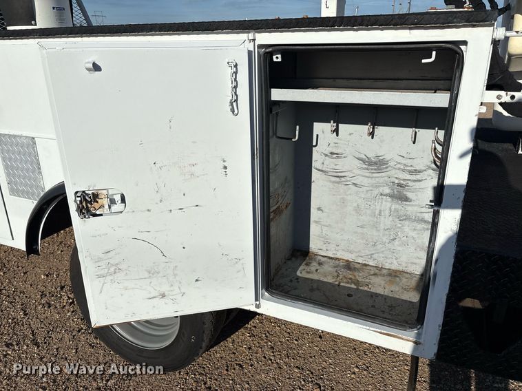 image for item DX8049 2011 Dodge Ram 5500 bucket truck