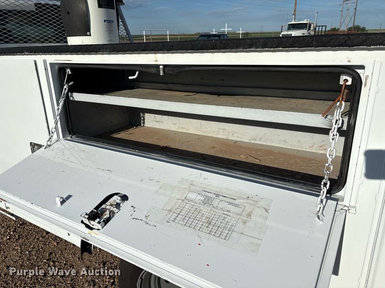 image for item DX8049 2011 Dodge Ram 5500 bucket truck