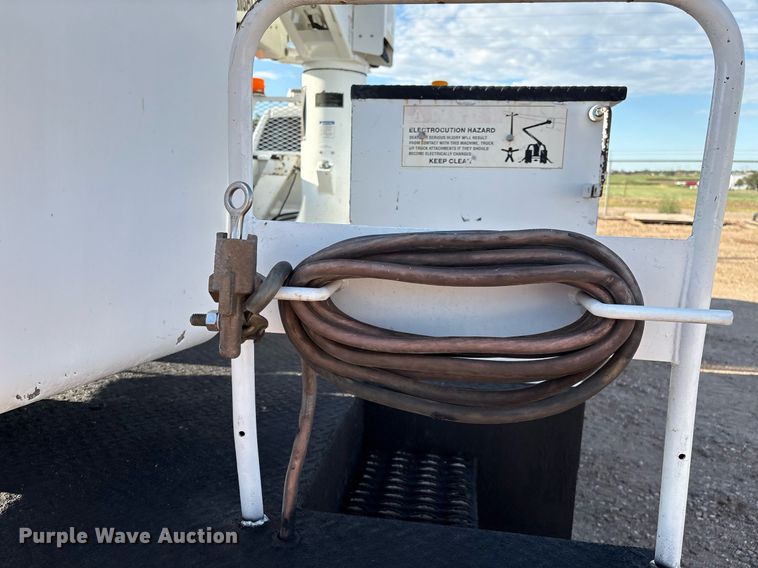 image for item DX8049 2011 Dodge Ram 5500 bucket truck