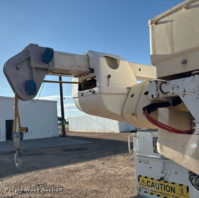 image for item DX8049 2011 Dodge Ram 5500 bucket truck