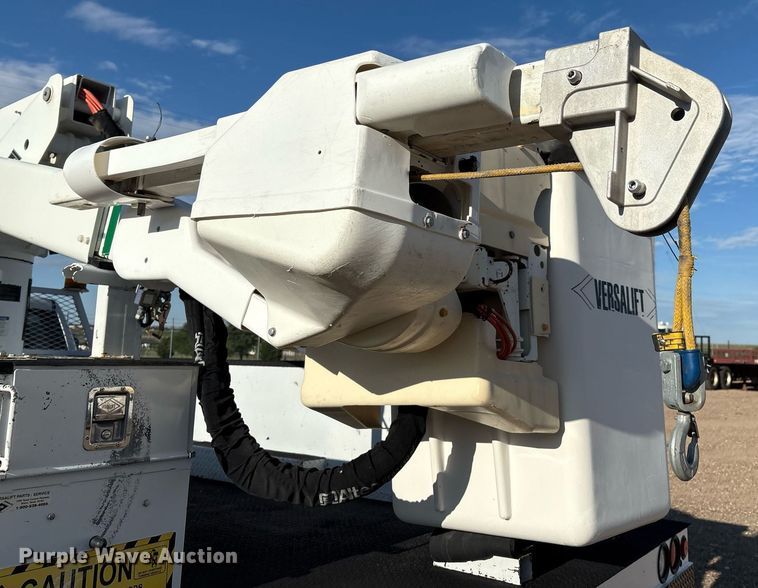 image for item DX8049 2011 Dodge Ram 5500 bucket truck