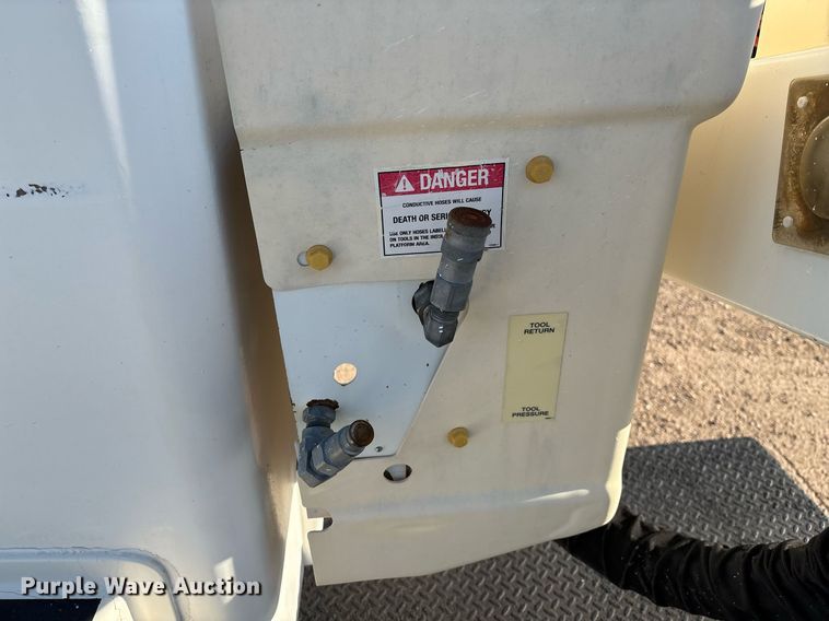 image for item DX8049 2011 Dodge Ram 5500 bucket truck