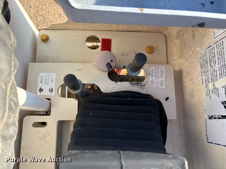 image for item DX8049 2011 Dodge Ram 5500 bucket truck