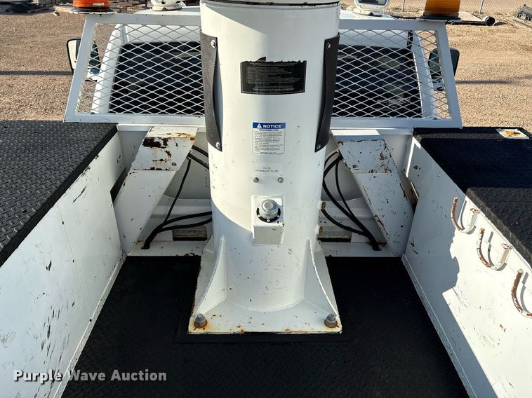 image for item DX8049 2011 Dodge Ram 5500 bucket truck