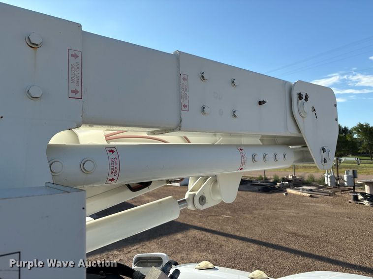 image for item DX8049 2011 Dodge Ram 5500 bucket truck