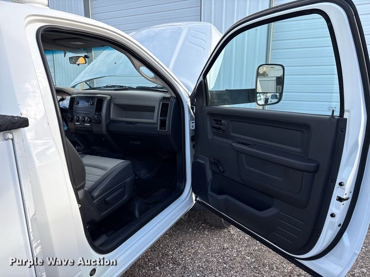 image for item DX8049 2011 Dodge Ram 5500 bucket truck