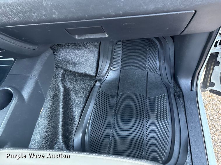 image for item DX8049 2011 Dodge Ram 5500 bucket truck