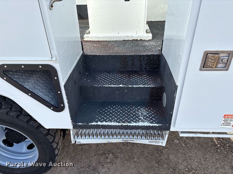 image for item DX8050 2014 Dodge Ram 5500 bucket truck