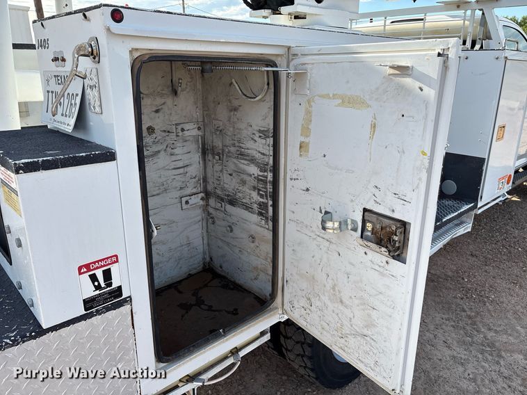 image for item DX8050 2014 Dodge Ram 5500 bucket truck