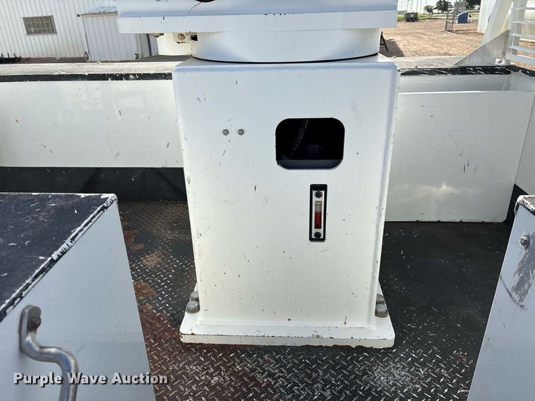 image for item DX8050 2014 Dodge Ram 5500 bucket truck