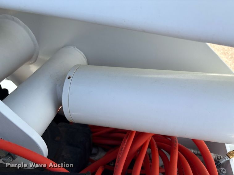 image for item DX8050 2014 Dodge Ram 5500 bucket truck