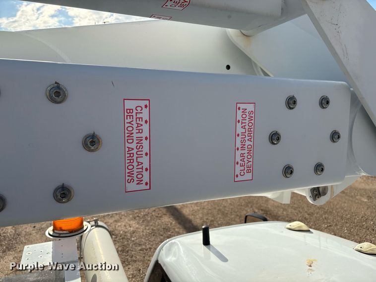 image for item DX8050 2014 Dodge Ram 5500 bucket truck