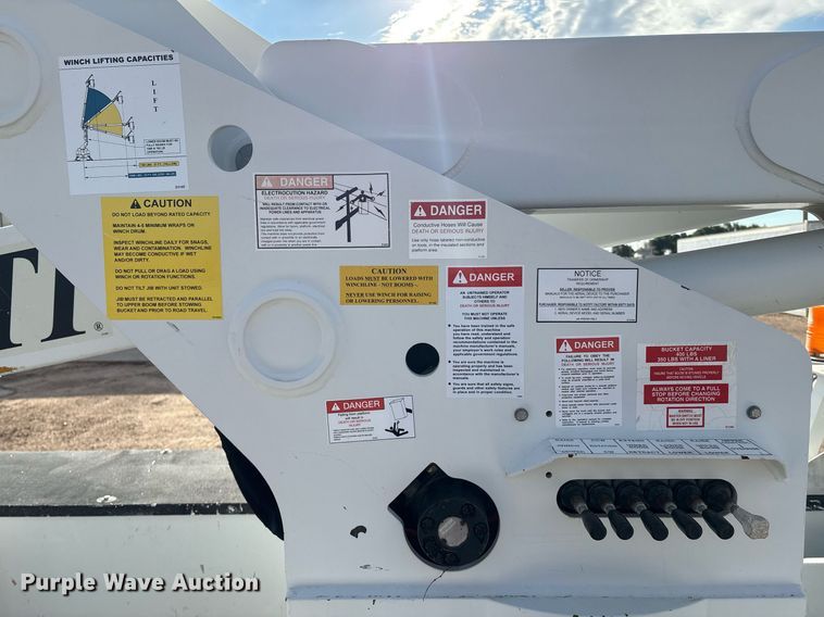 image for item DX8050 2014 Dodge Ram 5500 bucket truck