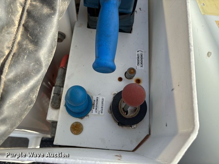 image for item DX8050 2014 Dodge Ram 5500 bucket truck