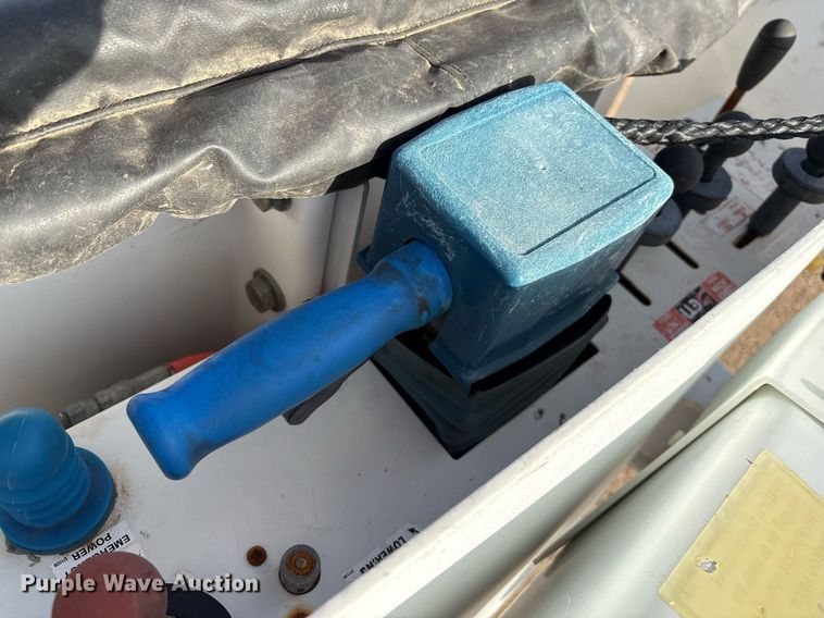 image for item DX8050 2014 Dodge Ram 5500 bucket truck