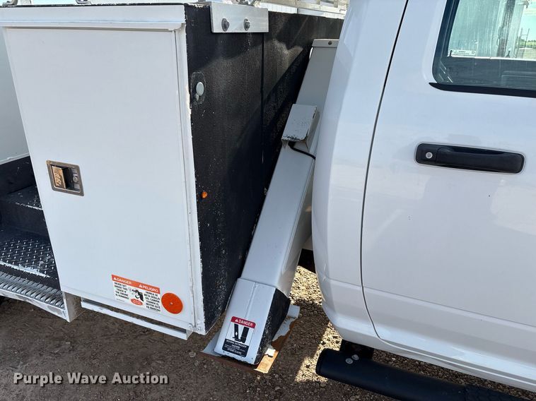image for item DX8050 2014 Dodge Ram 5500 bucket truck