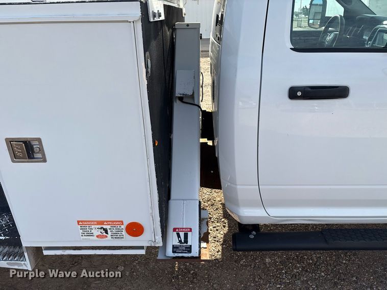 image for item DX8050 2014 Dodge Ram 5500 bucket truck