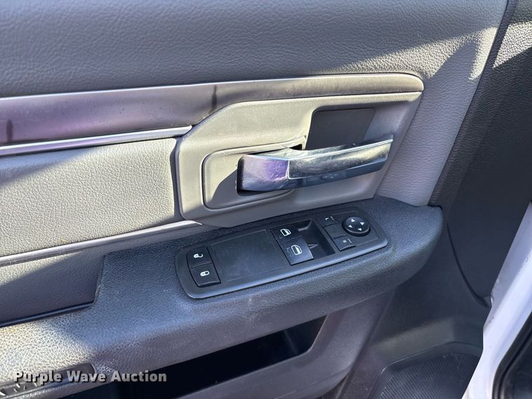 image for item DX8050 2014 Dodge Ram 5500 bucket truck