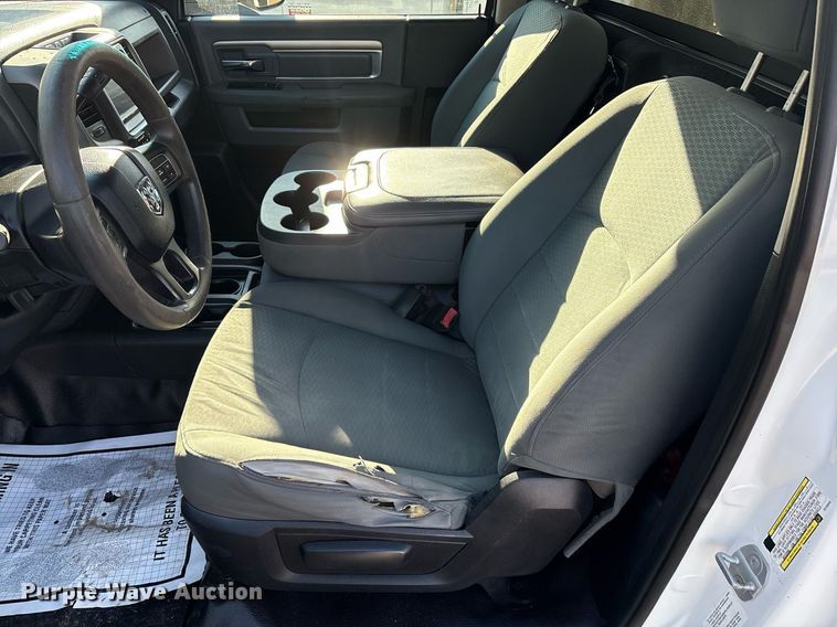 image for item DX8050 2014 Dodge Ram 5500 bucket truck