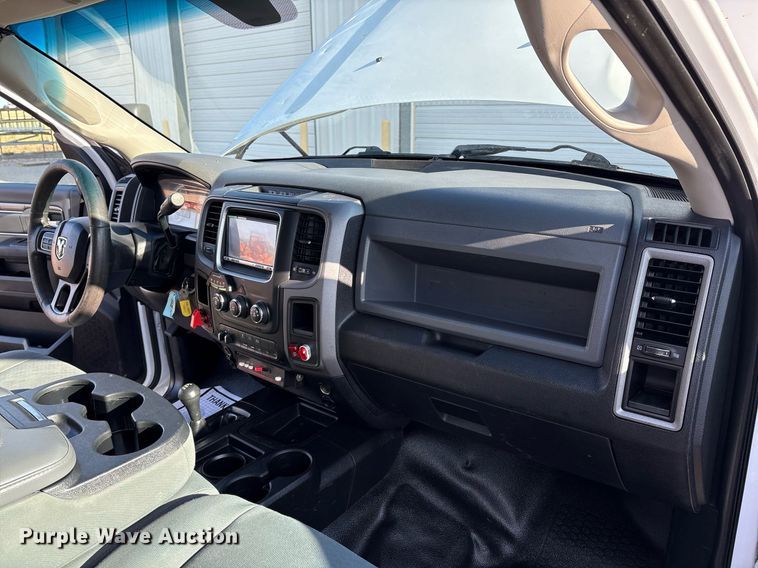 image for item DX8050 2014 Dodge Ram 5500 bucket truck