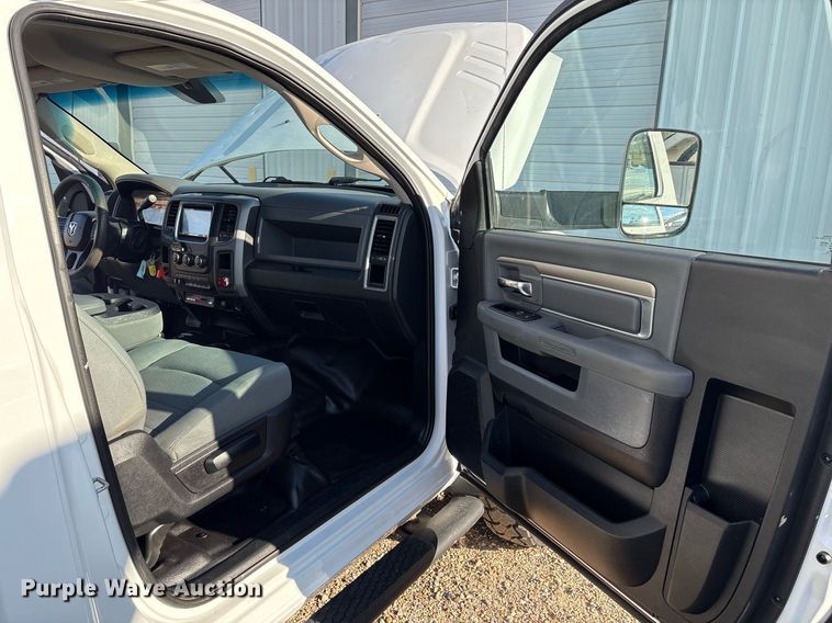 image for item DX8050 2014 Dodge Ram 5500 bucket truck