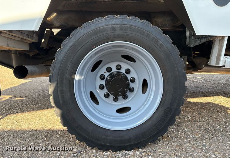 image for item DX8050 2014 Dodge Ram 5500 bucket truck