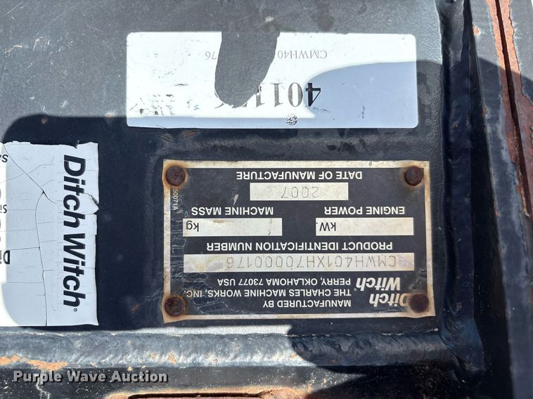 image for item DX8062 2007 Ditch Witch 420SX trencher