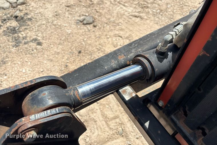 image for item DX8062 2007 Ditch Witch 420SX trencher
