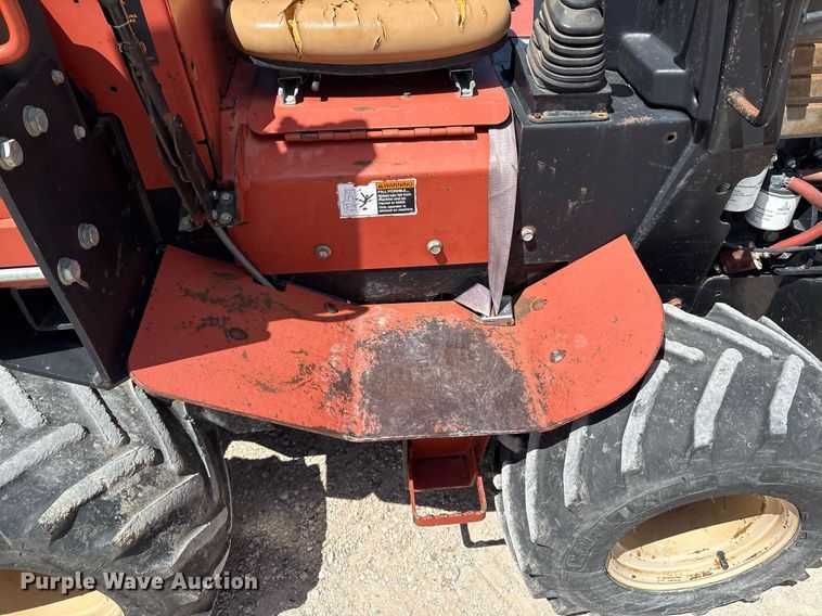image for item DX8062 2007 Ditch Witch 420SX trencher