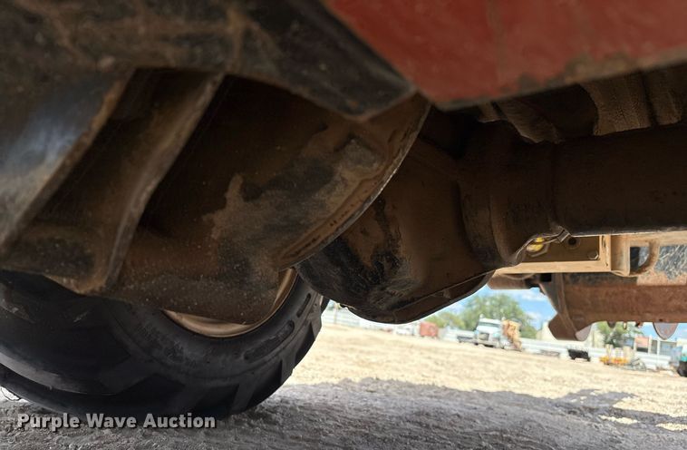 image for item DX8062 2007 Ditch Witch 420SX trencher