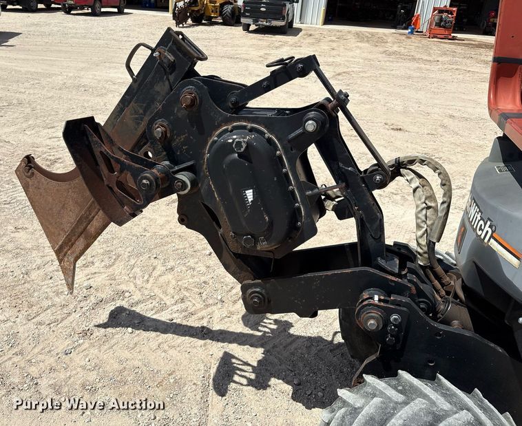 image for item DX8062 2007 Ditch Witch 420SX trencher