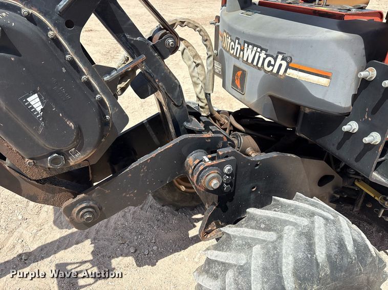 image for item DX8062 2007 Ditch Witch 420SX trencher