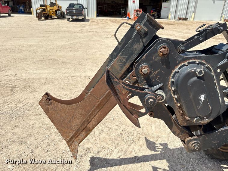 image for item DX8062 2007 Ditch Witch 420SX trencher