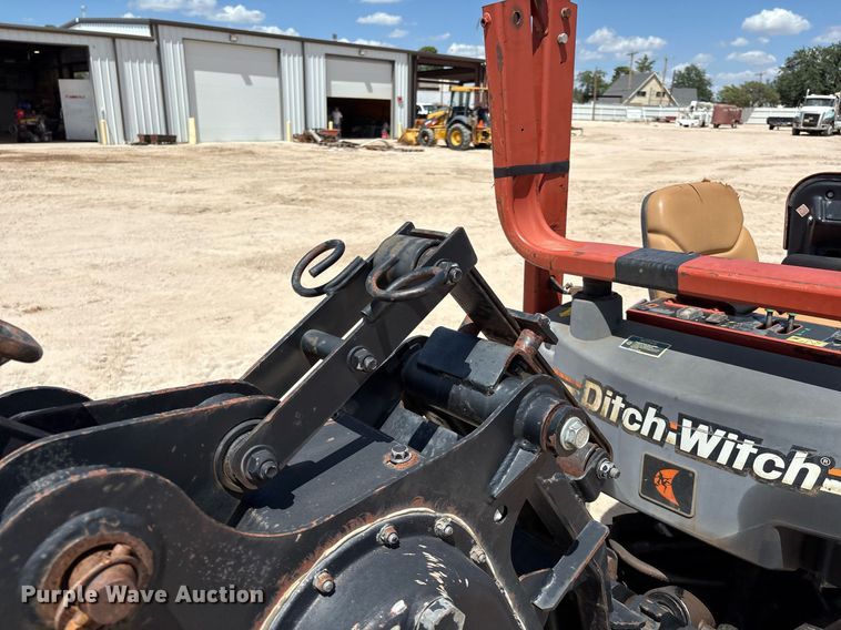image for item DX8062 2007 Ditch Witch 420SX trencher