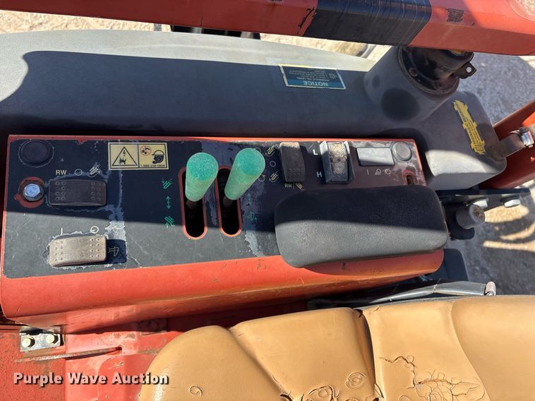 image for item DX8062 2007 Ditch Witch 420SX trencher