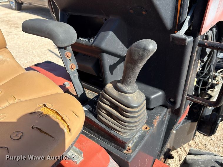 image for item DX8062 2007 Ditch Witch 420SX trencher