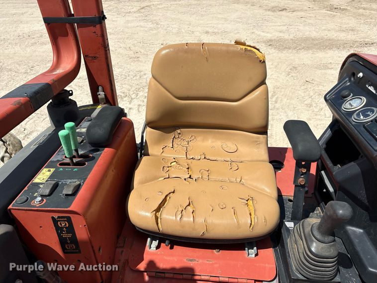 image for item DX8062 2007 Ditch Witch 420SX trencher