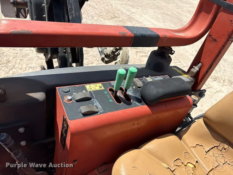 image for item DX8062 2007 Ditch Witch 420SX trencher