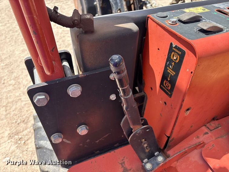 image for item DX8062 2007 Ditch Witch 420SX trencher