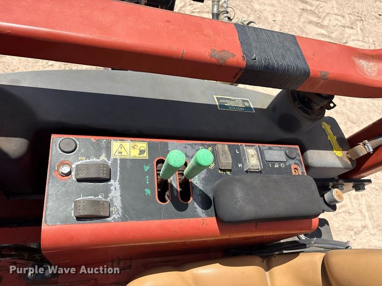 image for item DX8062 2007 Ditch Witch 420SX trencher