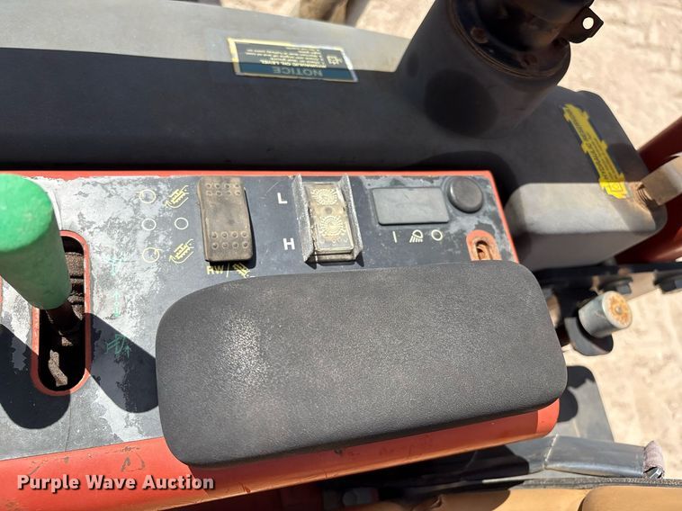 image for item DX8062 2007 Ditch Witch 420SX trencher