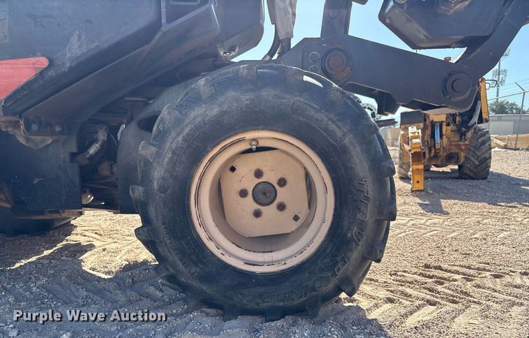 image for item DX8062 2007 Ditch Witch 420SX trencher