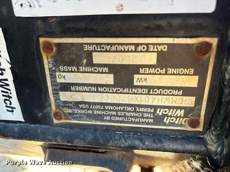 image for item DX8062 2007 Ditch Witch 420SX trencher