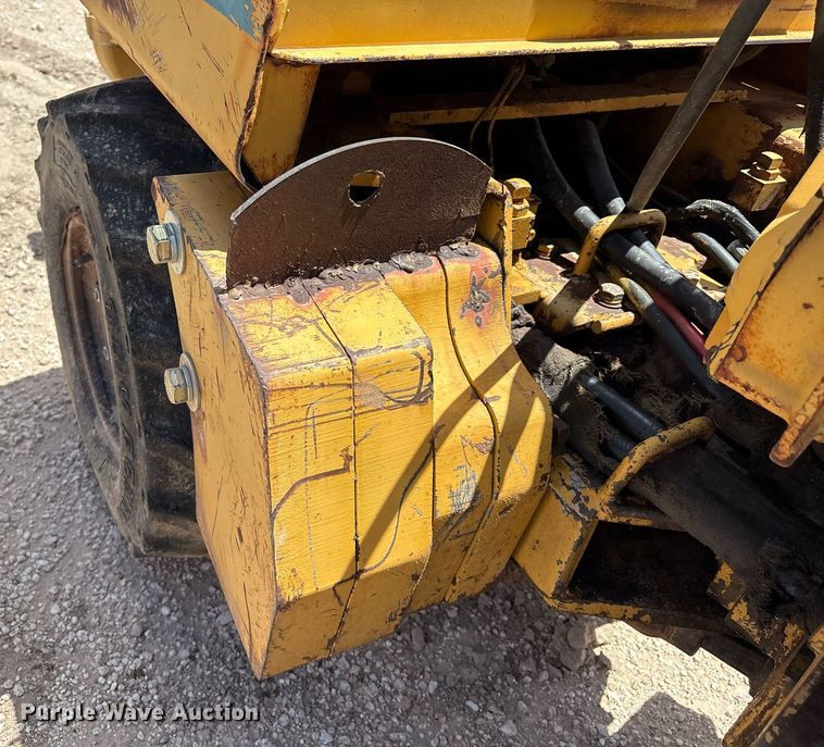image for item DX8063 Vermeer LM-40 trencher