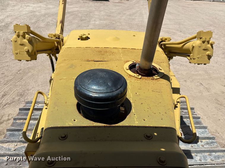 image for item DX8067 Komatsu D85P cable plow